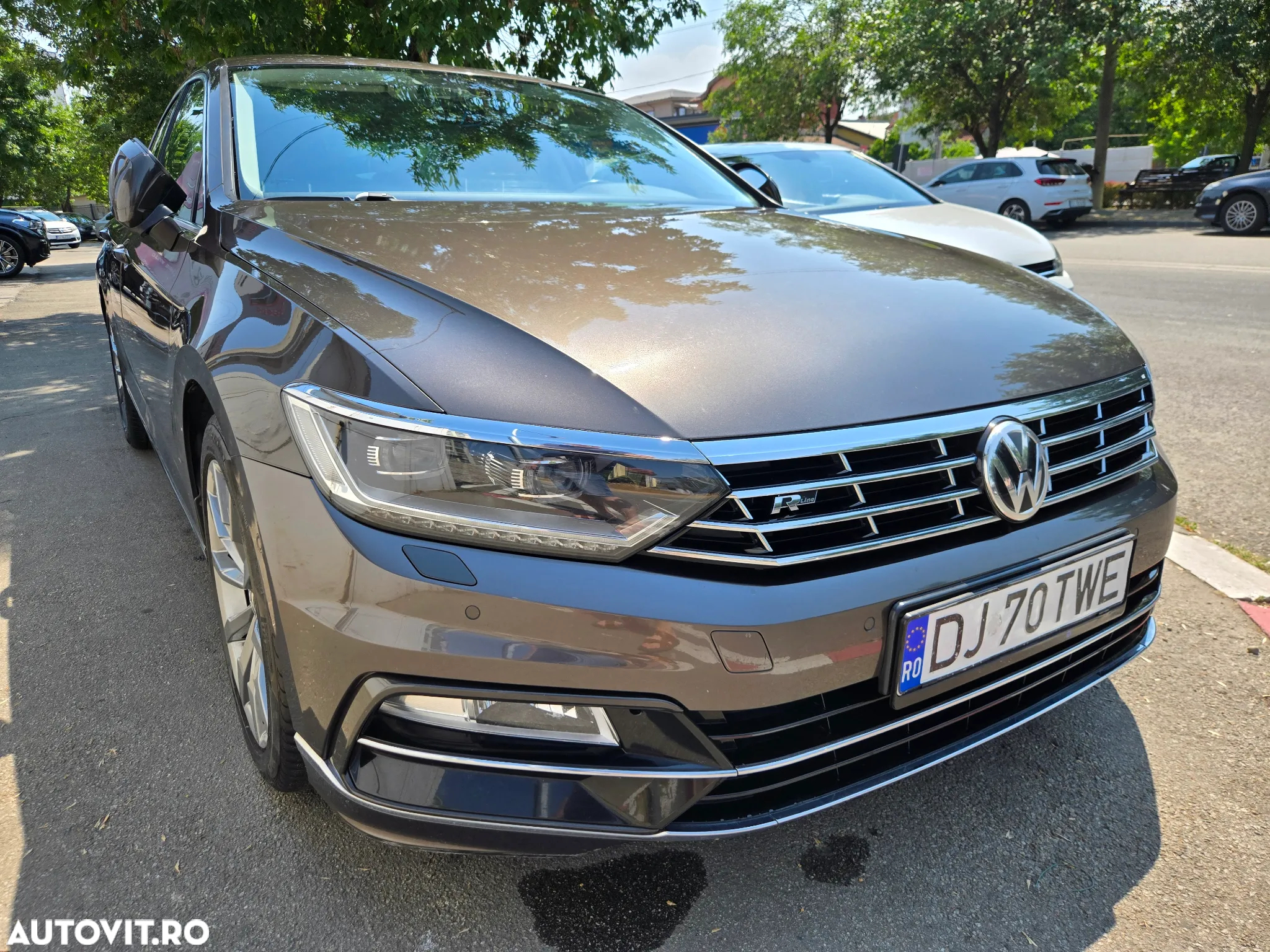 Volkswagen Passat - 2