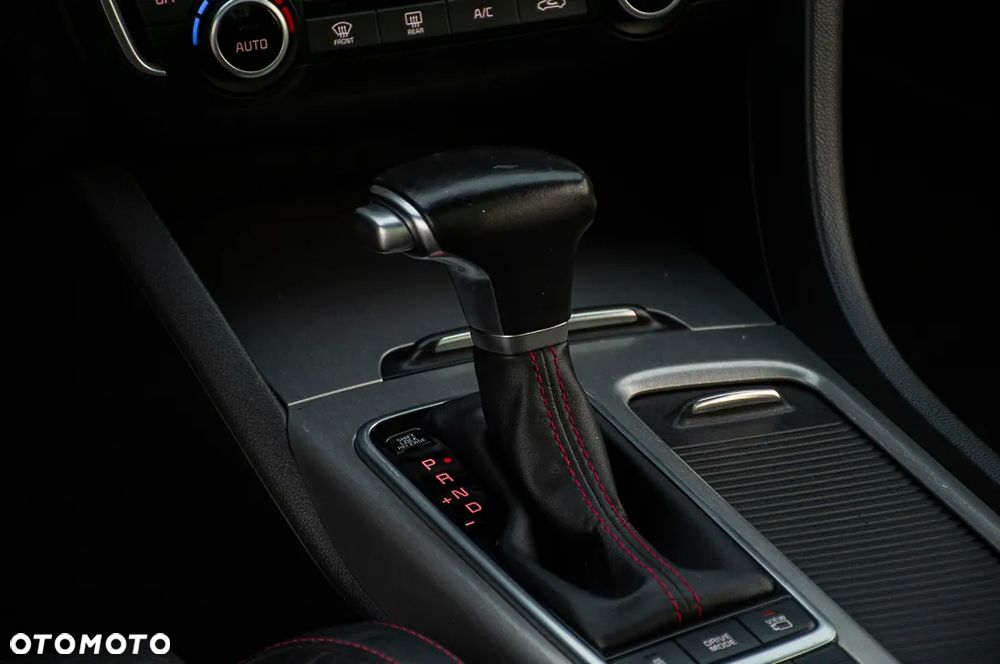 Kia Optima - 32