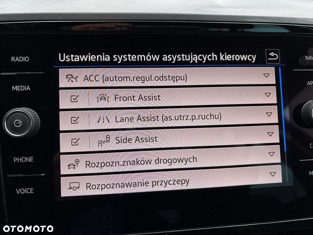 Volkswagen Passat - 19