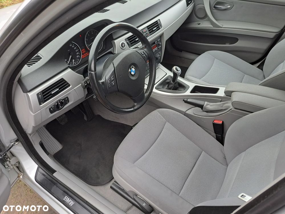 BMW Seria 3 - 18