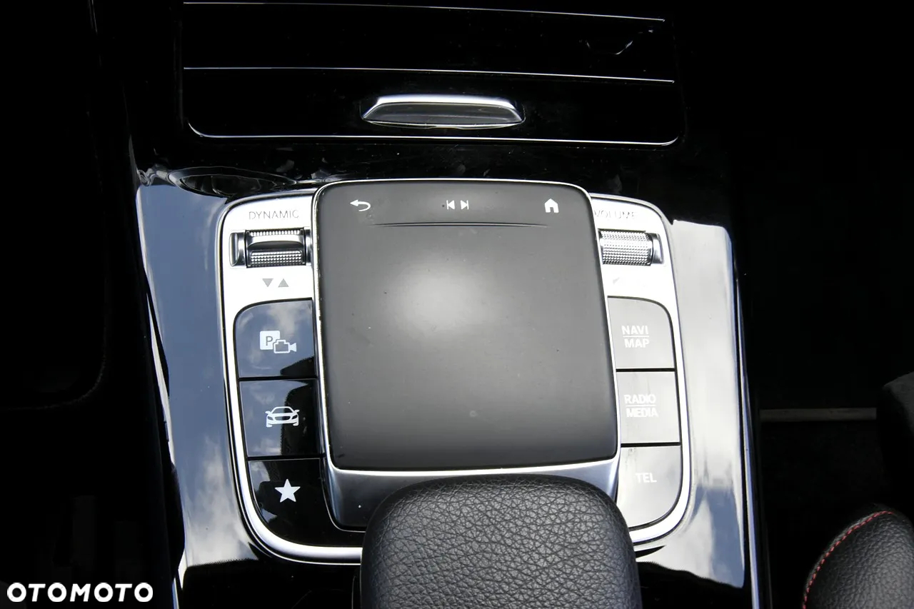 Mercedes-Benz CLA 200 AMG Line 7G-DCT - 17
