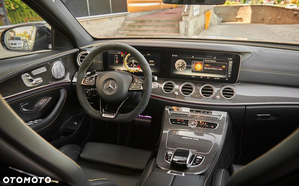 Mercedes-Benz Klasa E AMG 63 S 4Matic AMG Speedshift 9G-MCT Edition 1 - 18