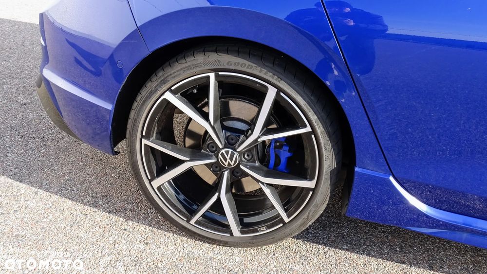 Volkswagen Golf - 6