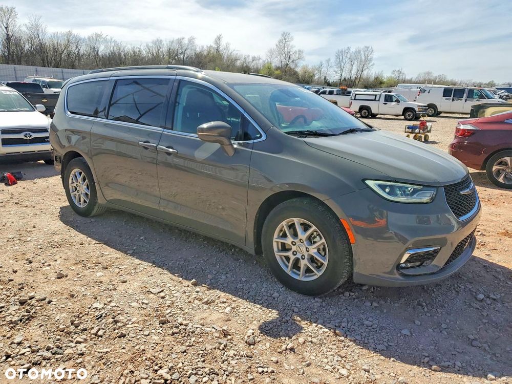 Chrysler Pacifica - 2
