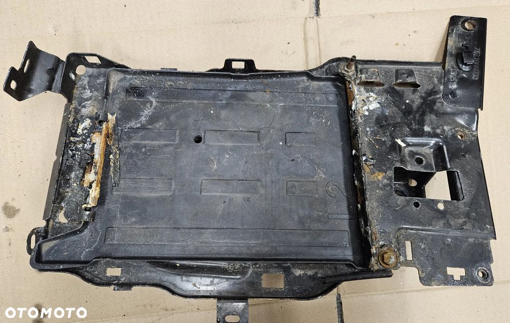 Peugeot 308 T9 podstawa pod akumulator - 1