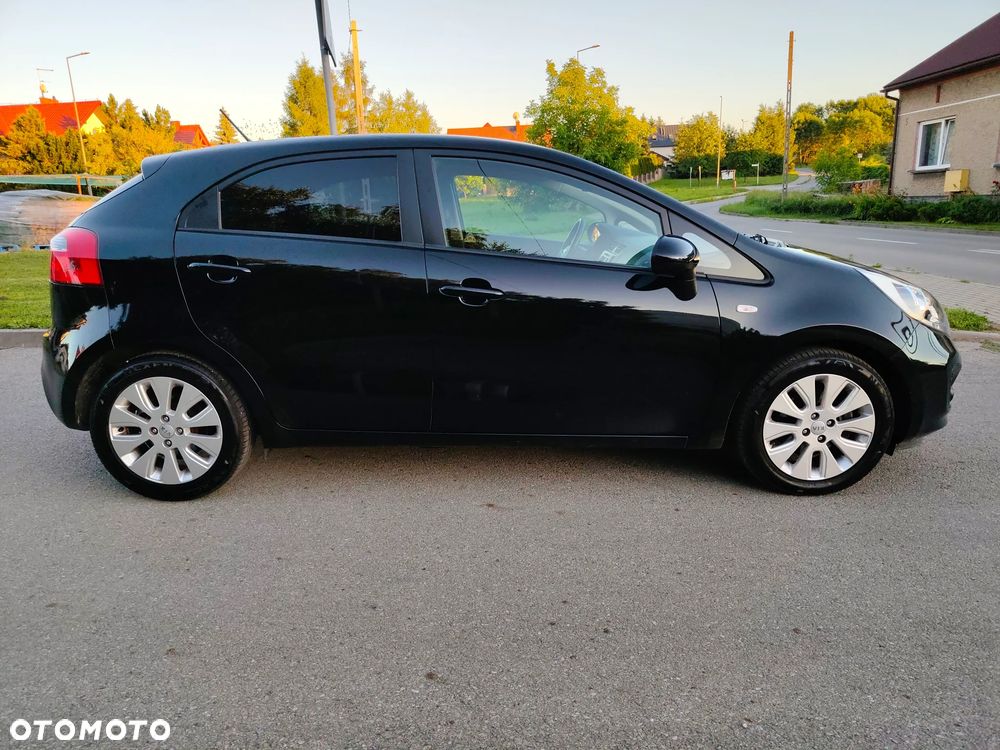 Kia Rio 1.4 Fifa World Cup Edition - 4