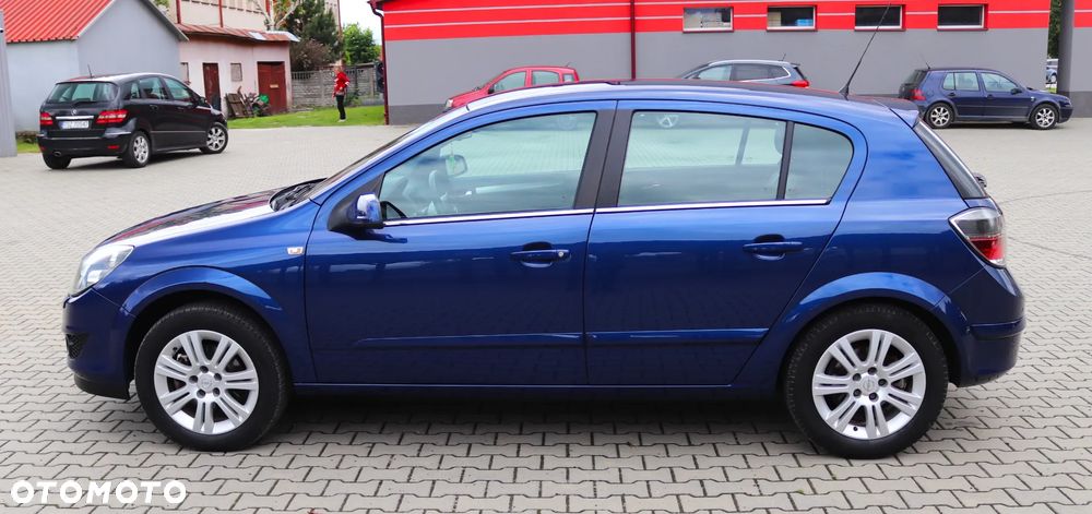 Opel Astra 1.6 Easytronic Innovation 110 Jahre - 9