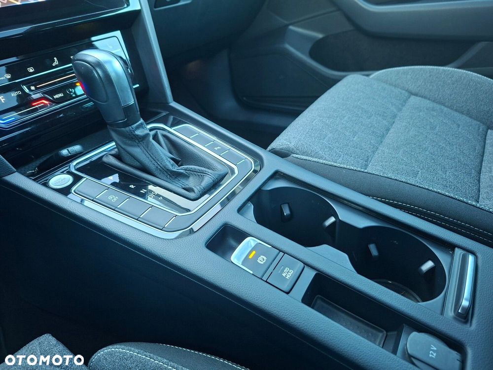 Volkswagen Passat - 23