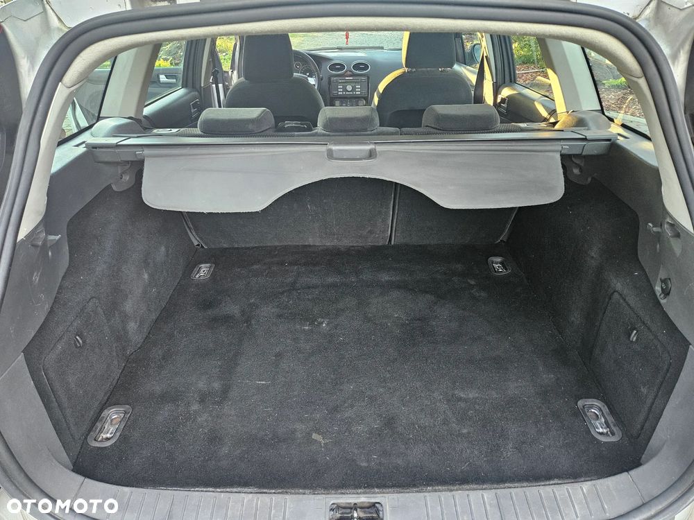 Ford Focus 1.8 TDCi Ghia - 15