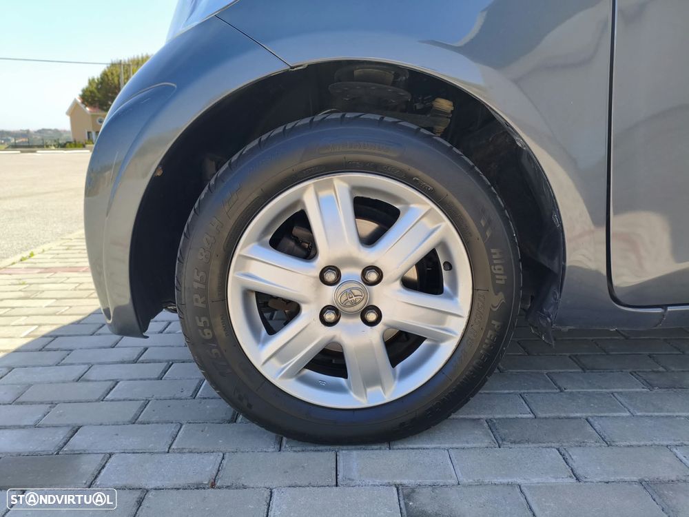 Toyota iQ 1.4 D-4D + - 5
