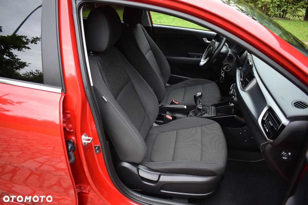 Kia Rio - 32