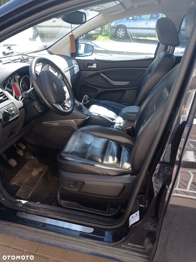 Ford Kuga 2.0 TDCi 4x4 Titanium - 4