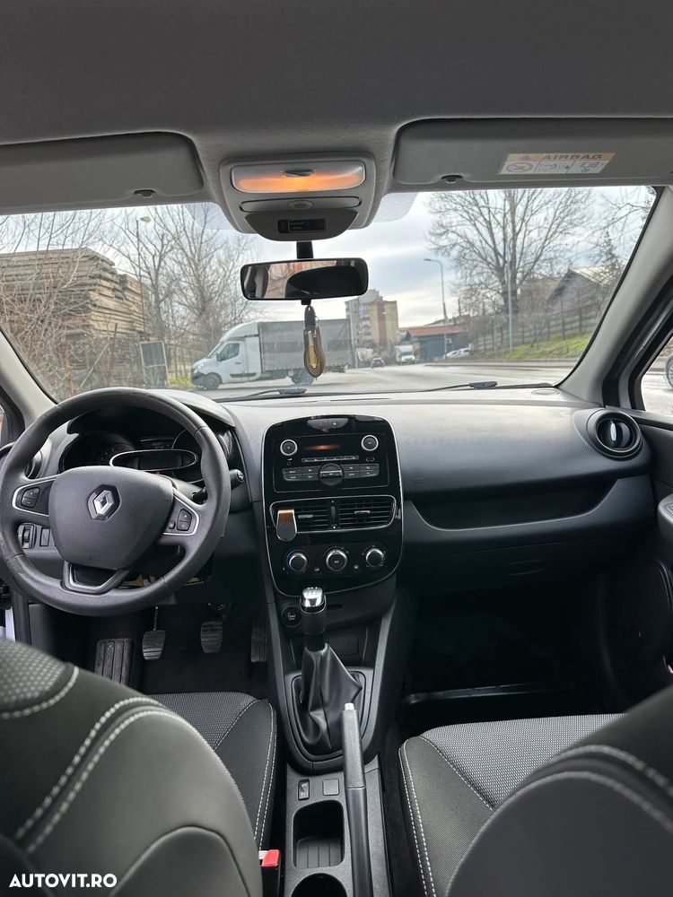 Renault Clio - 12