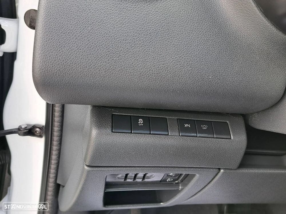 Peugeot 5008 1.6 BlueHDi Allure EAT6 - 34