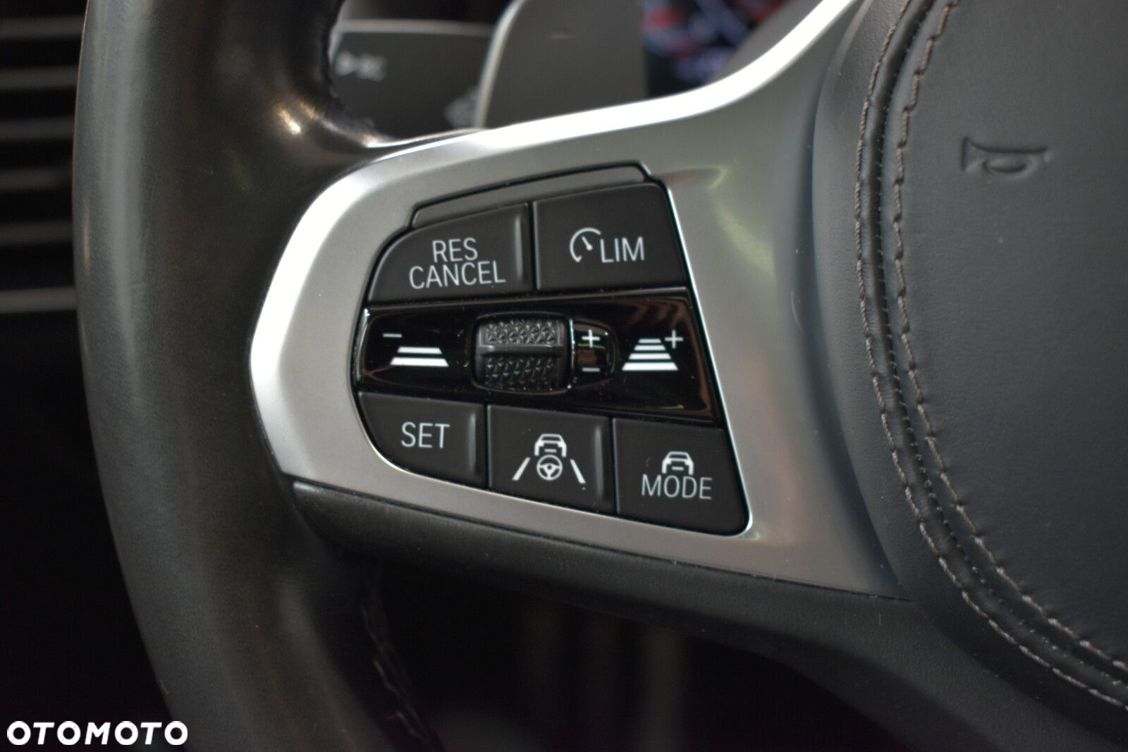BMW Seria 8 - 12