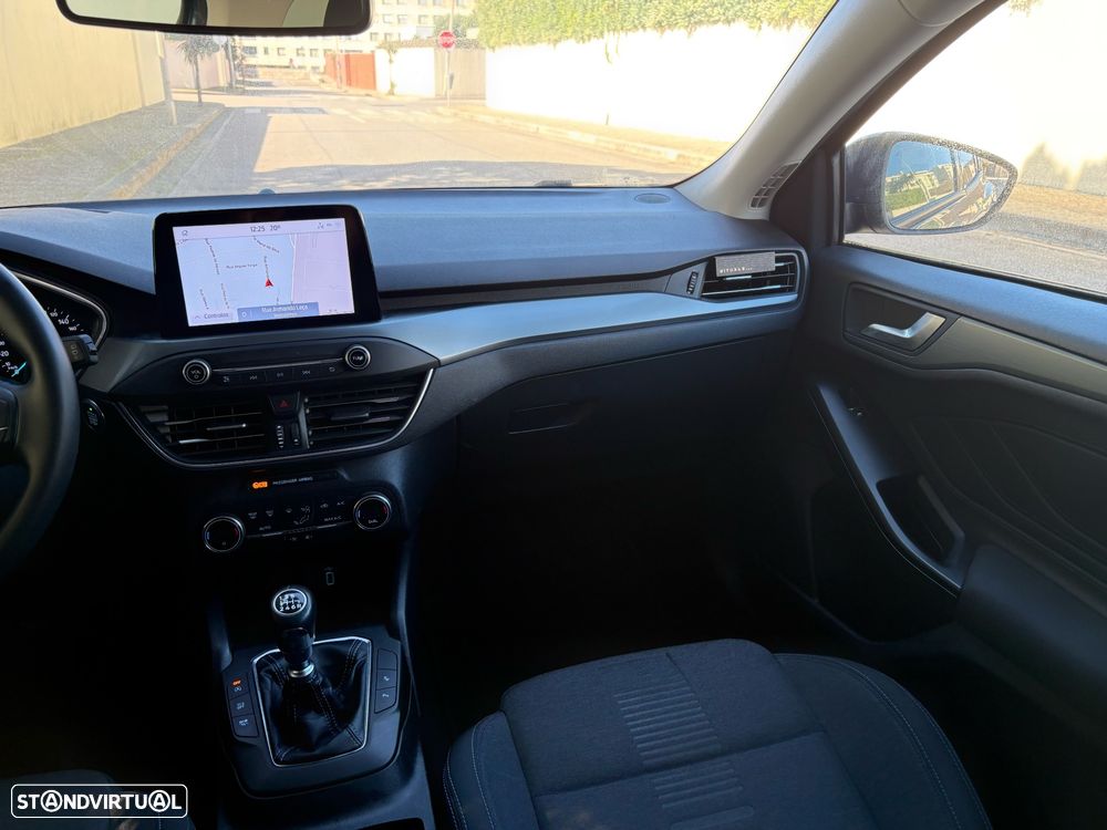 Ford Focus 1.0 EcoBoost Active X - 32