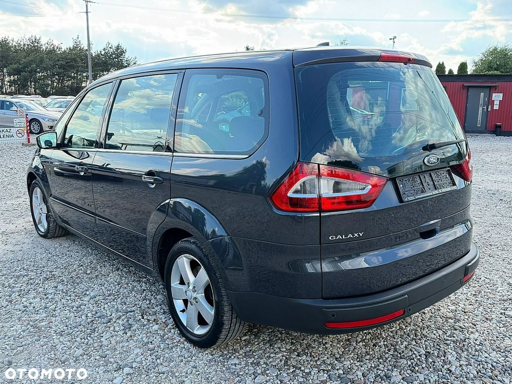 Ford Galaxy - 8
