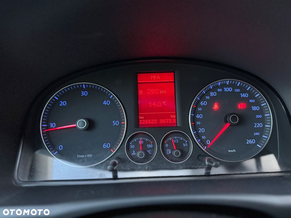 Volkswagen Touran 2.0 TDI DPF Freestyle - 23