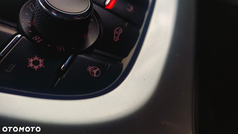 Opel Astra 1.4 Turbo Cosmo - 14