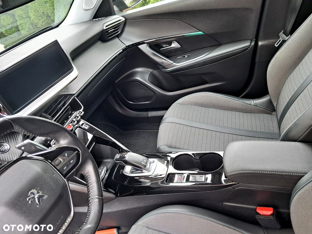 Peugeot 2008 BlueHDi 130 EAT8 Active - 14