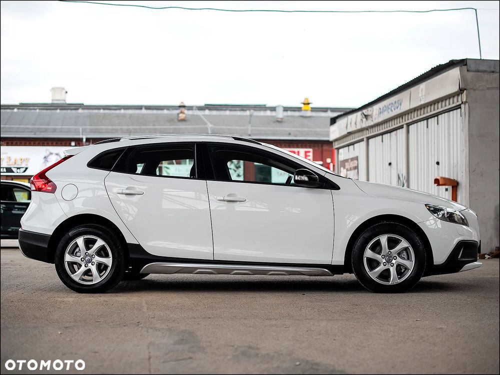 Volvo V40 Cross Country - 11