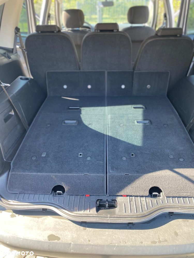 Ford S-Max - 14