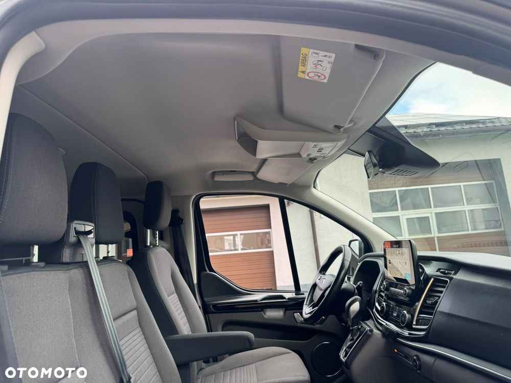 Ford Tourneo Custom - 38