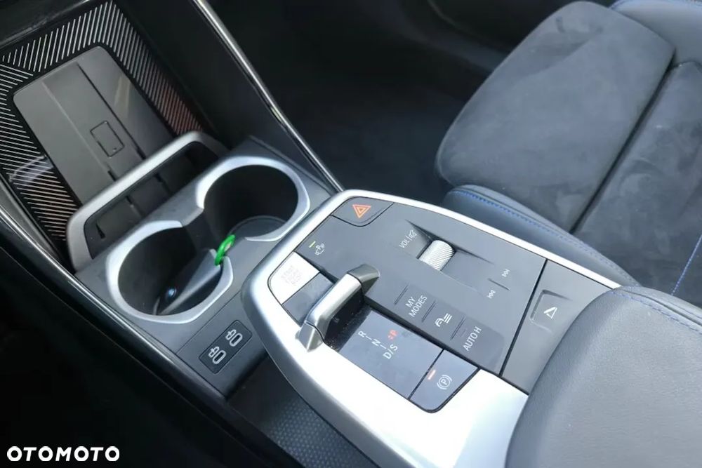 BMW X1 sDrive20i mHEV - 13