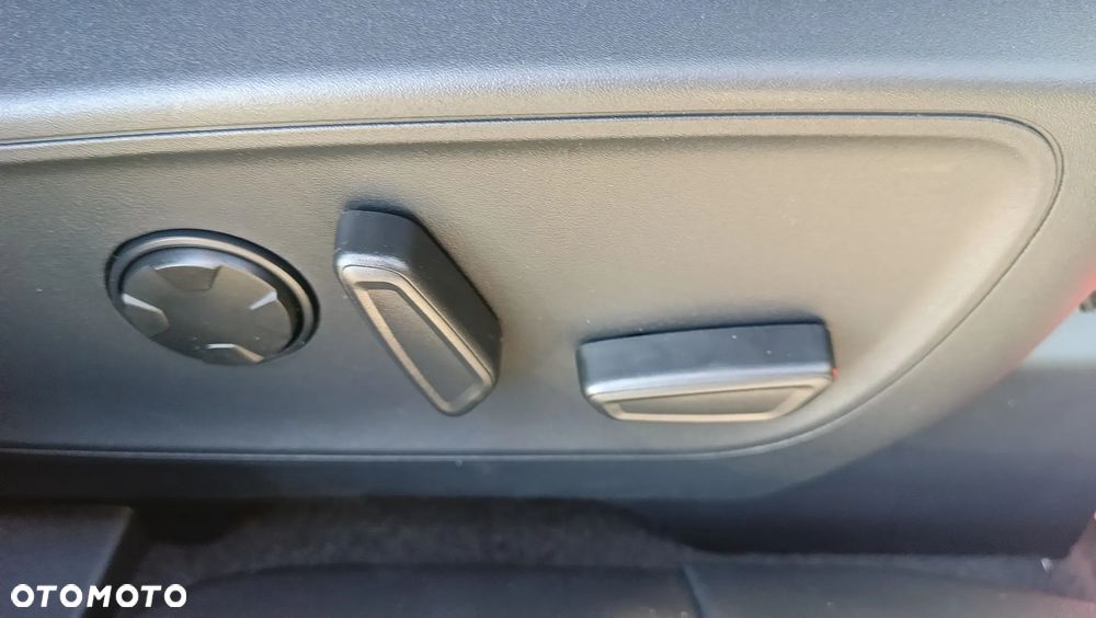 Ford Kuga 2.5 FHEV FWD ST-Line X - 25