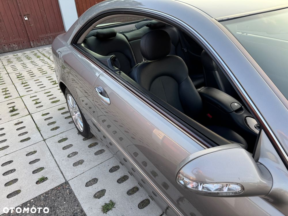 Mercedes-Benz CLK - 33