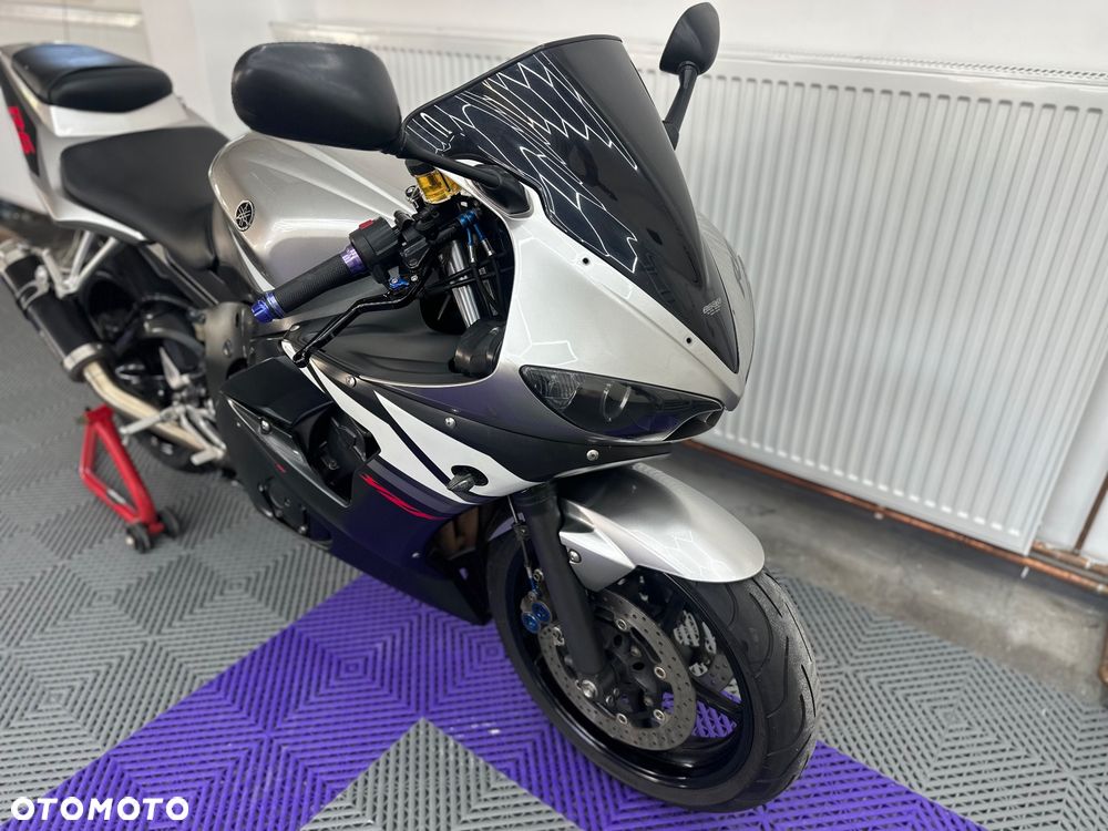 Yamaha R6 - 19