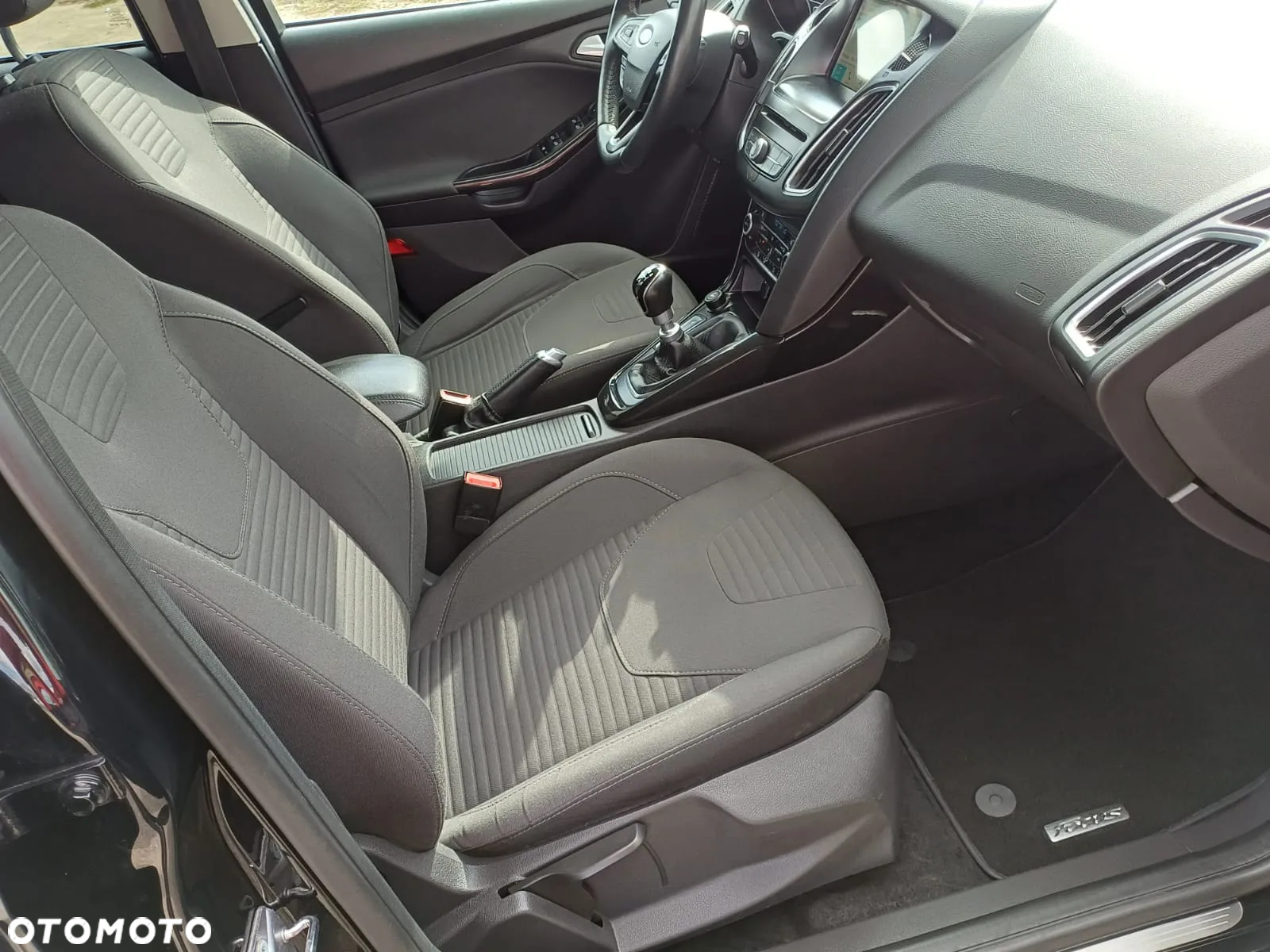Ford Focus 1.5 EcoBlue Start-Stopp-System TITANIUM - 14