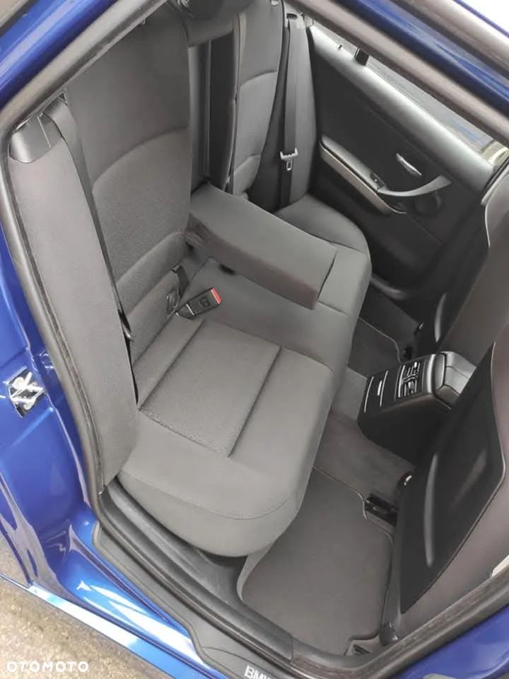 BMW Seria 3 320i - 27
