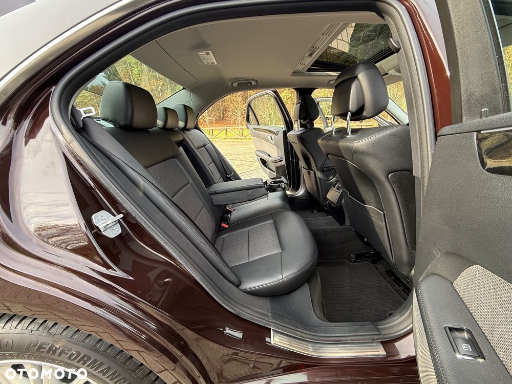 Mercedes-Benz Klasa E 200 BlueEFFICIENCY 7G-TRONIC Avantgarde - 12