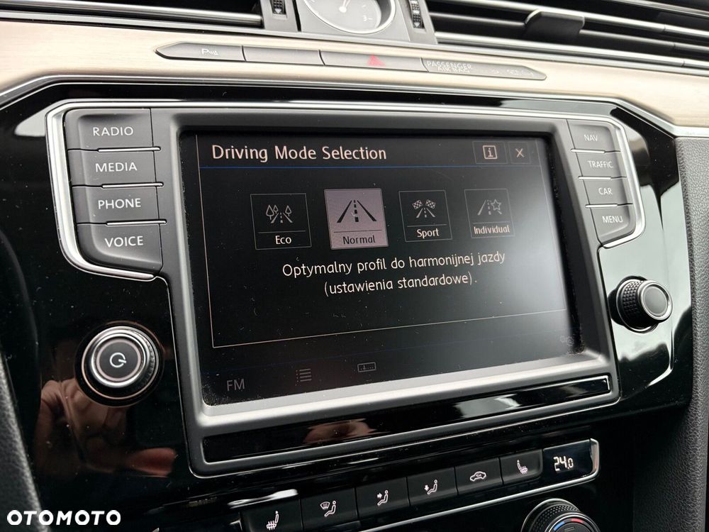 Volkswagen Passat - 31