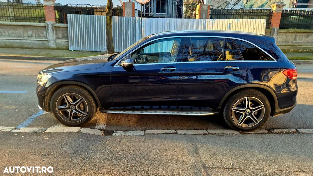 Mercedes-Benz GLC 300 4MATIC MHEV - 8