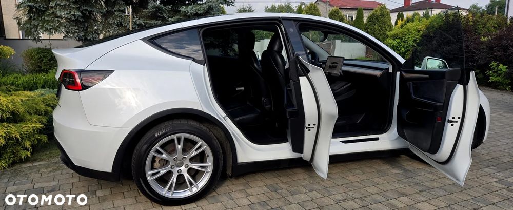 Tesla Model Y Long Range Dual Motor AWD - 10