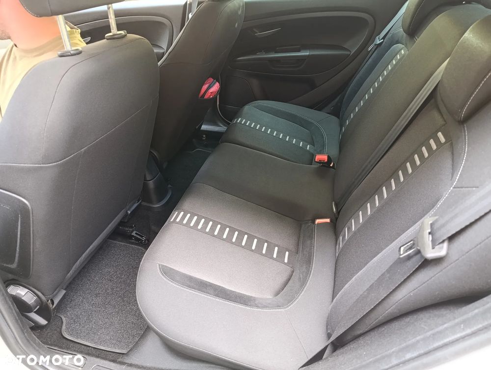 Fiat Grande Punto - 7
