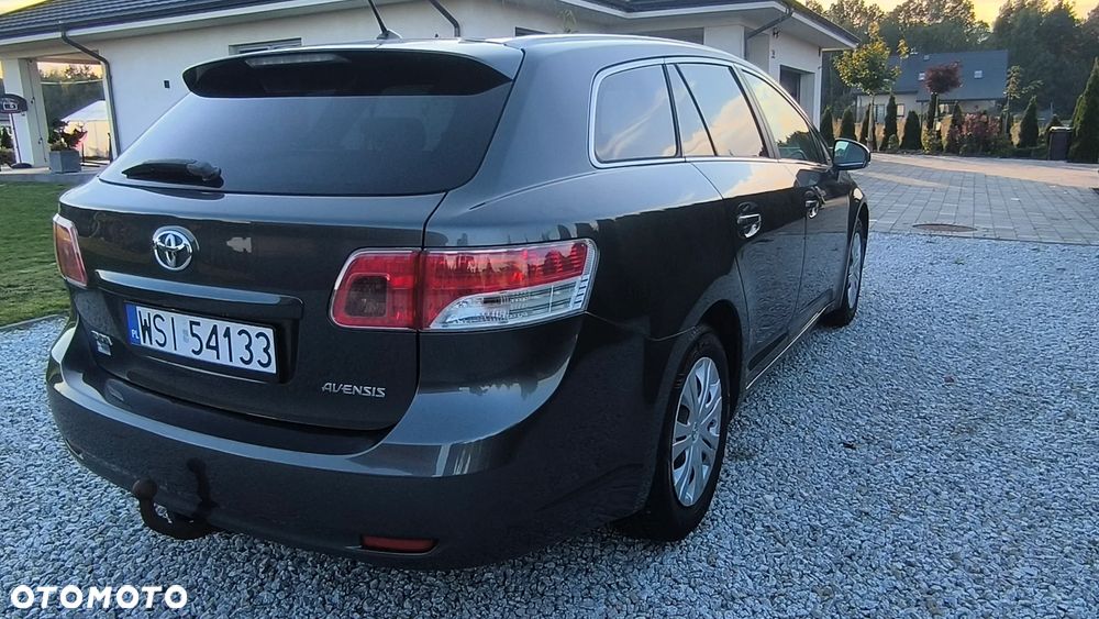Toyota Avensis 1.8 Sol NAVI MS - 3