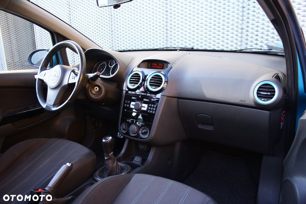 Opel Corsa 1.4 16V Color Edition - 11