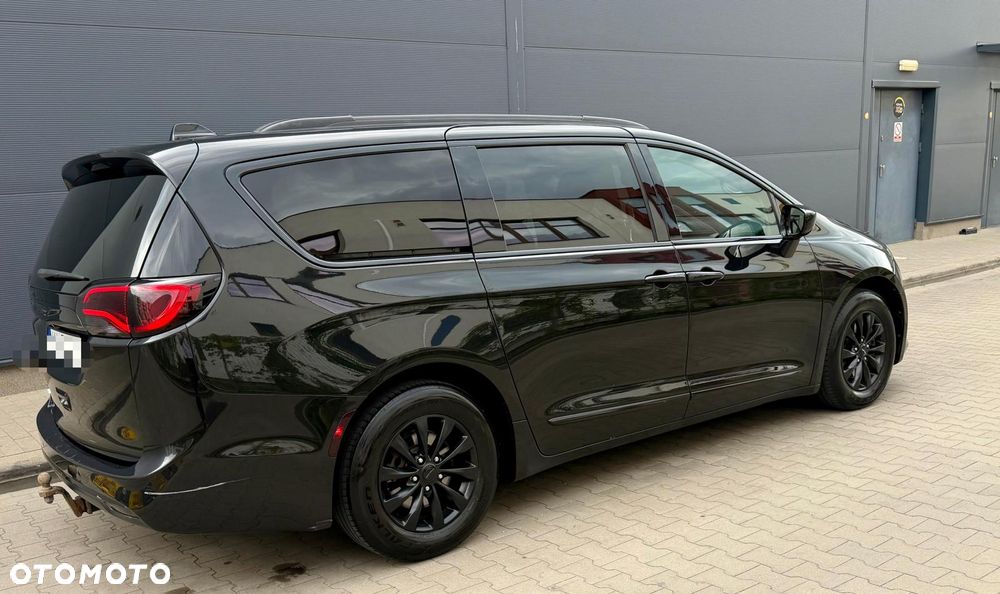 Chrysler Pacifica - 9
