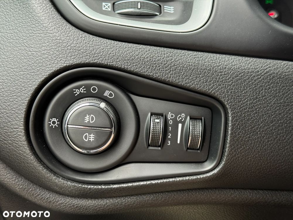 Jeep Renegade 1.6 E-TorQ Longitude FWD - 33