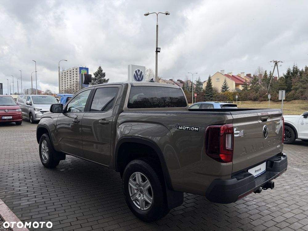 Volkswagen Amarok - 12