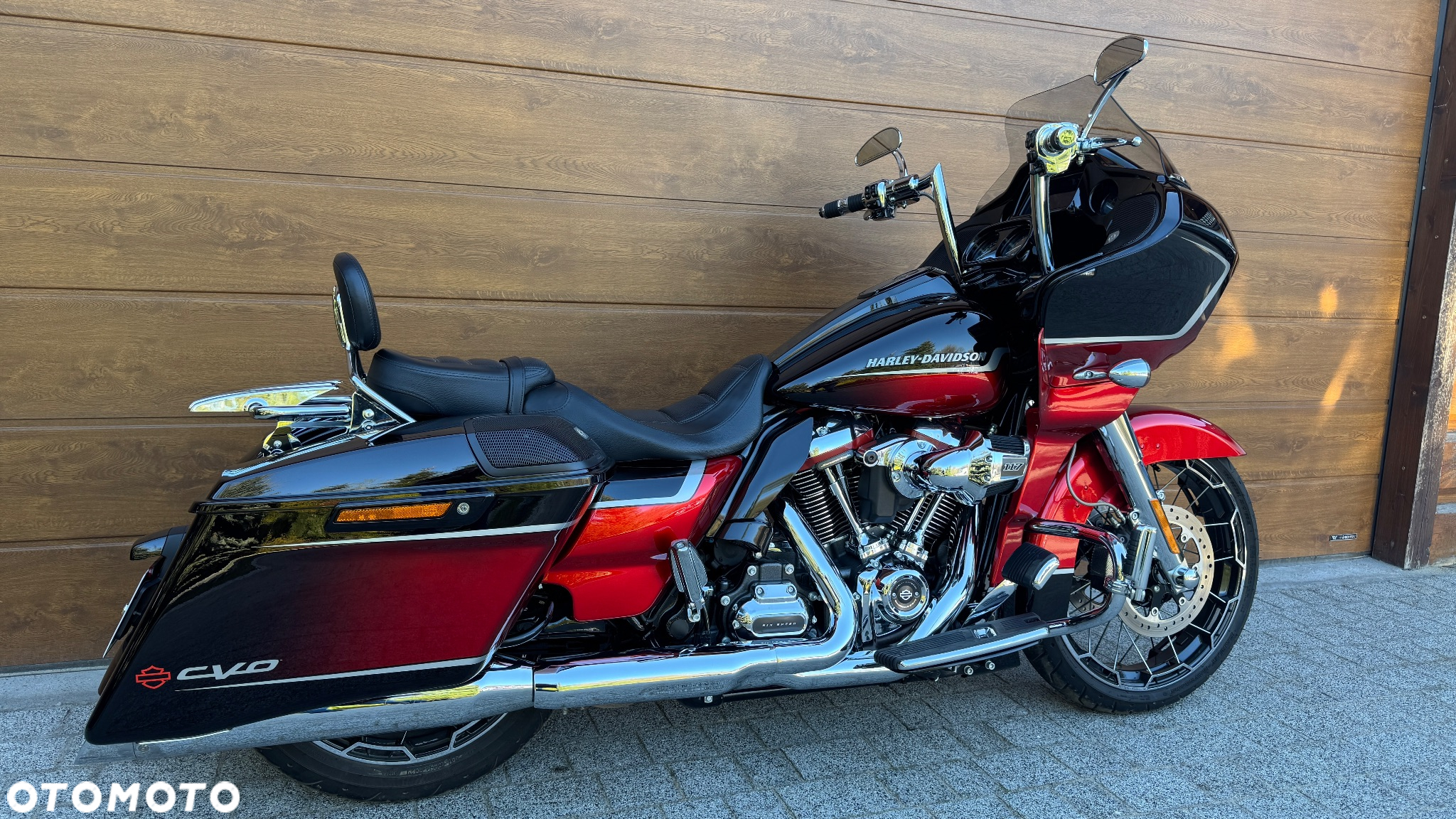 Harley-Davidson Touring Road Glide - 12