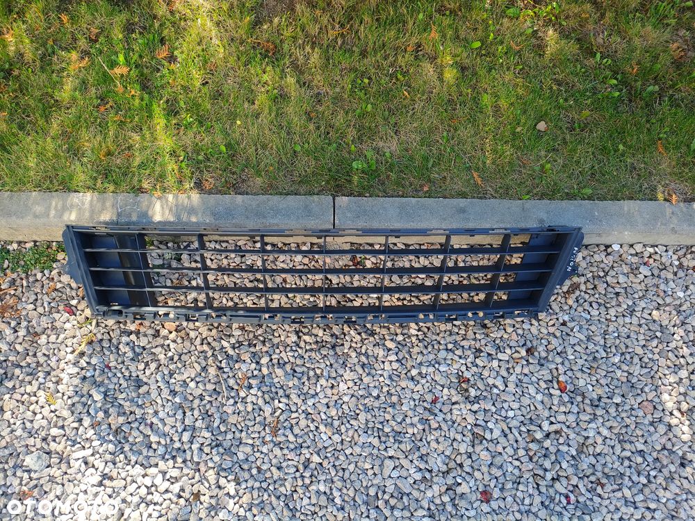 CLIO III 3 KRATKA ŚRODKOWA ZDERZAKA PRZÓD 622541459R - 2