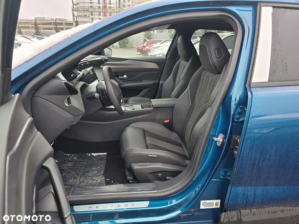 Peugeot 408 1.6 Plug-In Hybrid 225 GT EAT8 - 11