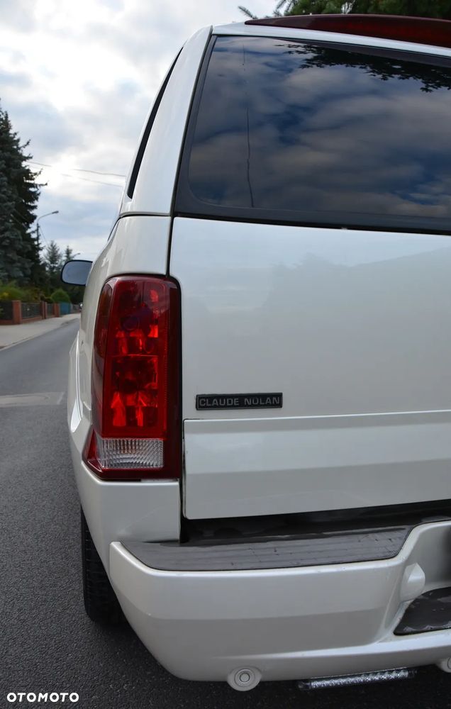 Cadillac Escalade - 16