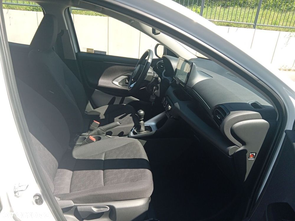 Toyota Yaris - 10