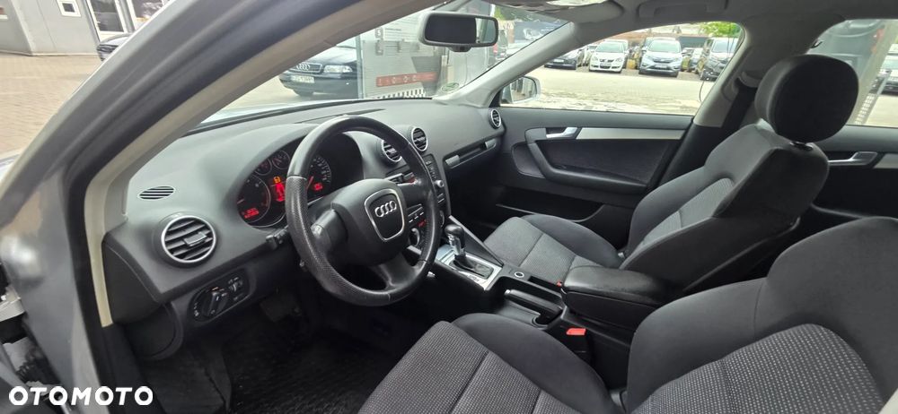 Audi A3 Sportback 1.8 TFSI Attraction S tronic - 29