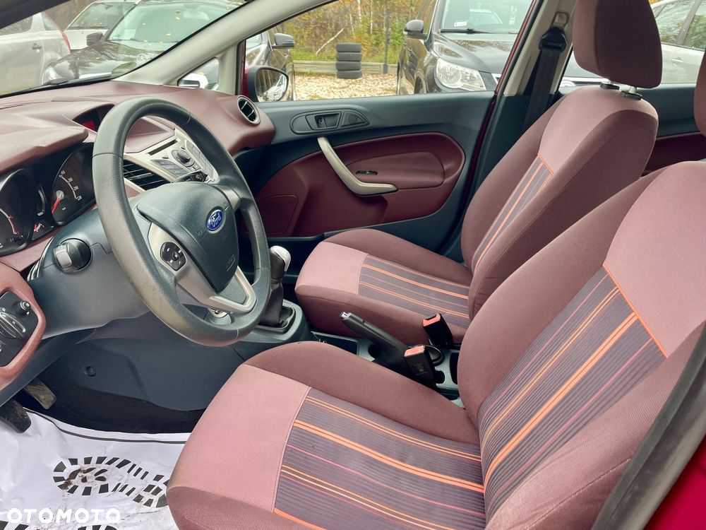 Ford Fiesta 1.25 Celebration - 25